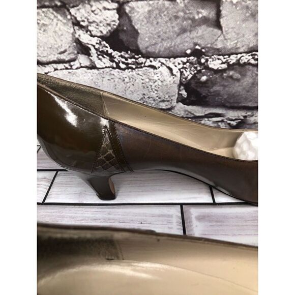 Salvatore Ferragamo Brown Leather Almond Toe Pump Heels Women Sz 8AAA US/38.5 - Picture 6 of 16